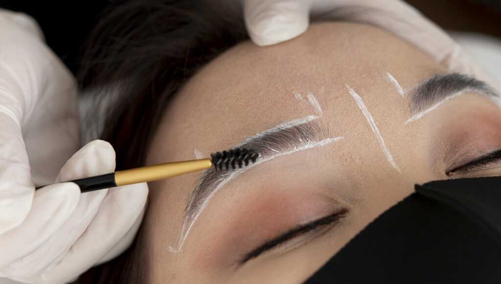 เขียนคิ้ว