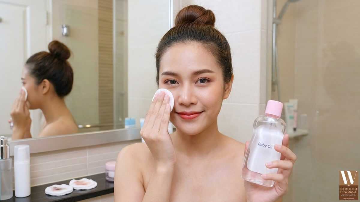 วิธีใช้เบบี้ออยล์เช็ดเครื่องสำอางและทำความสะอาดผิวหน้า