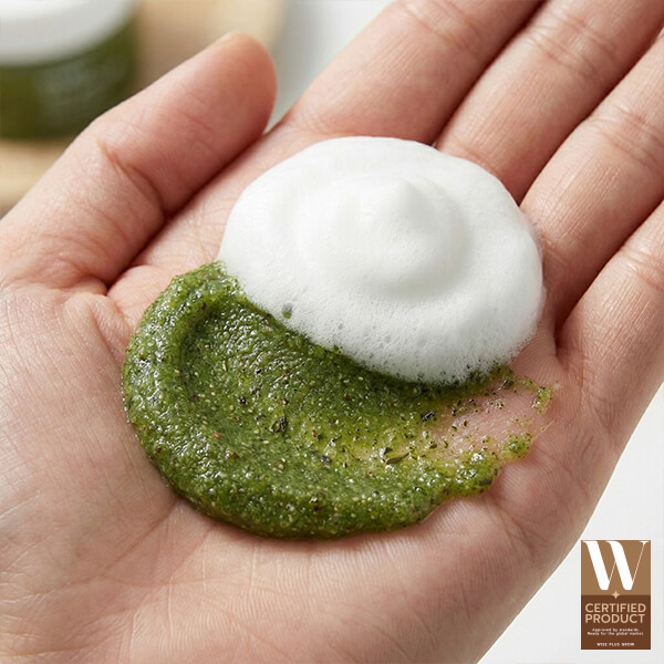 เนื้อสครับชาเขียวฟองนมบนผิวมือ Green Tea Milk Foam Scrub