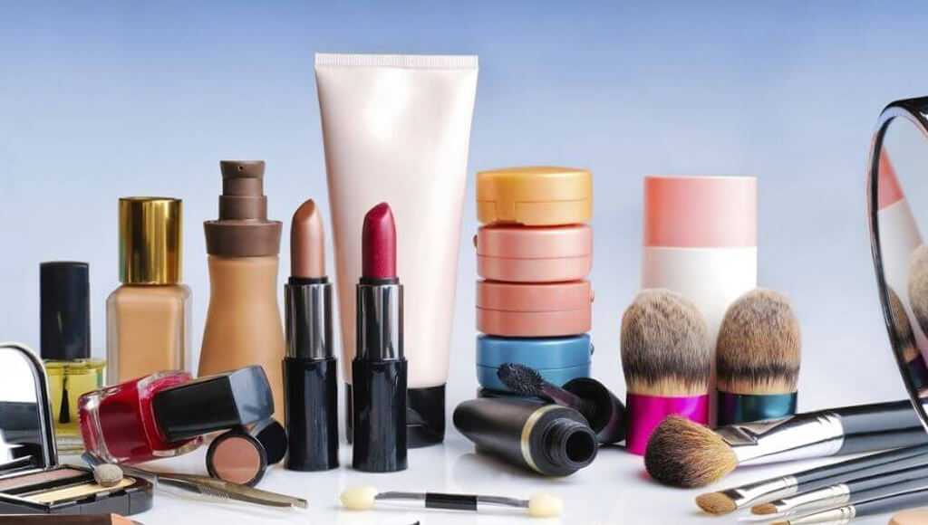 เครื่องสำอางปลอม