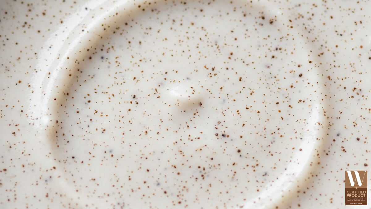 เนื้อสครับกาแฟฟองนม เม็ดละเอียดในเบสครีมมี่