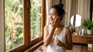 วิธีดูแลผิวในหน้าร้อนเพื่อลดความหมองคล้ำและให้ผิวหน้าเนียนใส